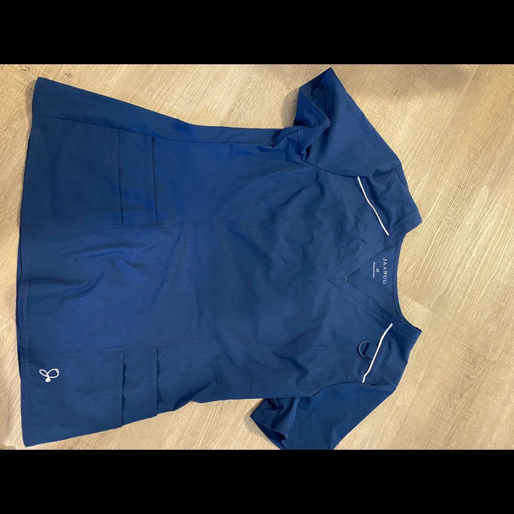 Jaanuu Scrub top